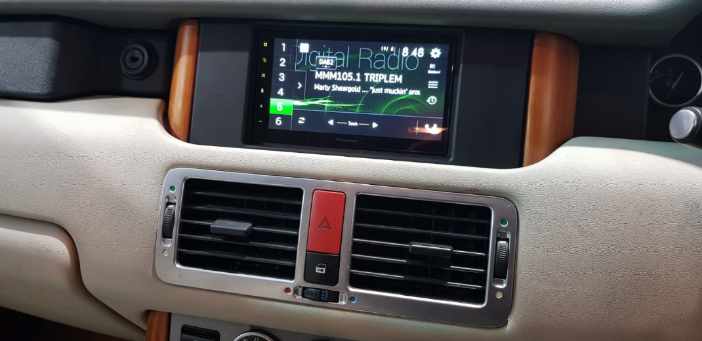 Range-Rover-Head-Unit