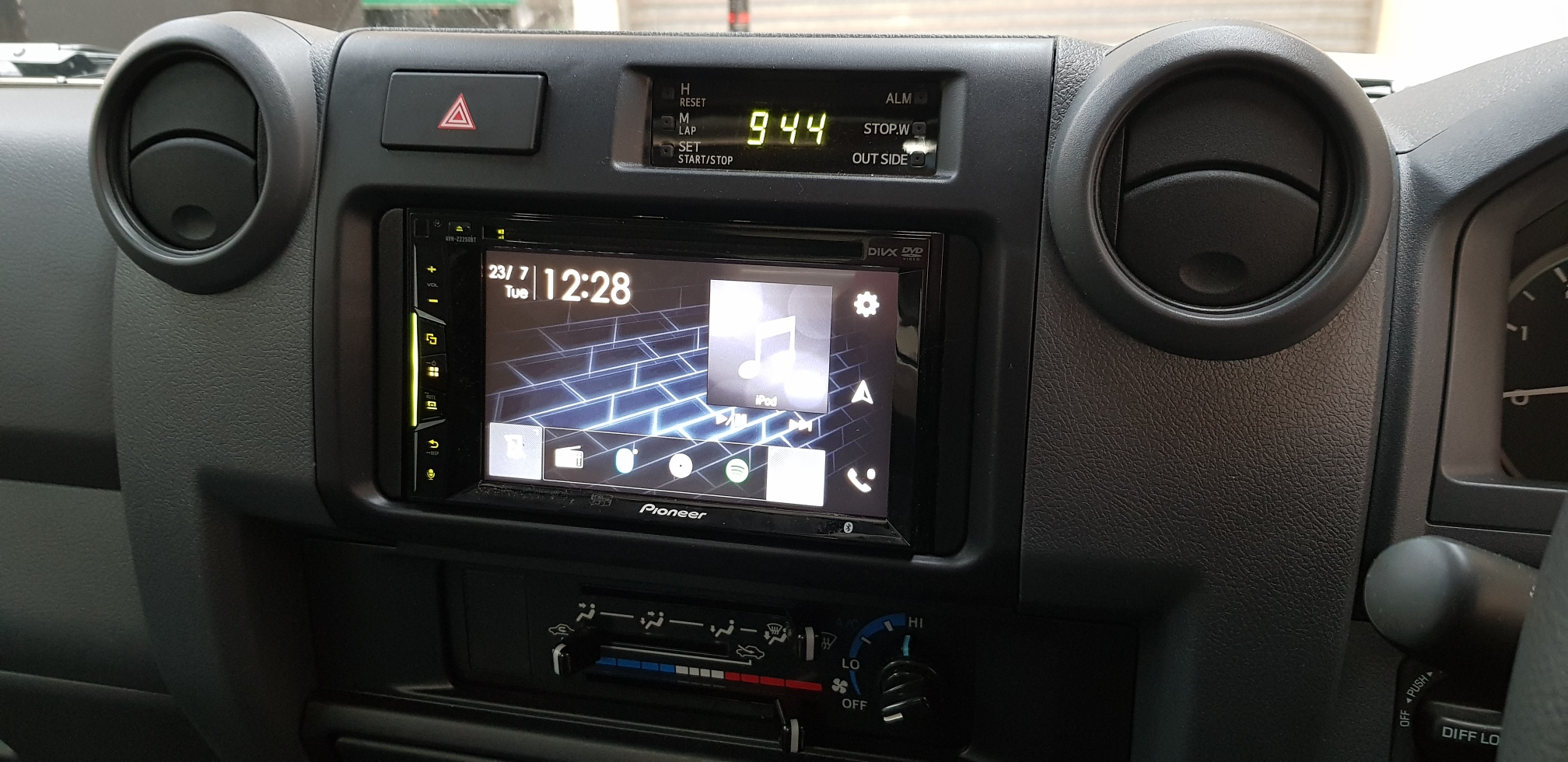 Toyota-Landcruiser-79-Apple-Carplay-Android-Audo-Installation Toyota-Landcruiser-79-Apple-Carplay-Android-Audo-Installation