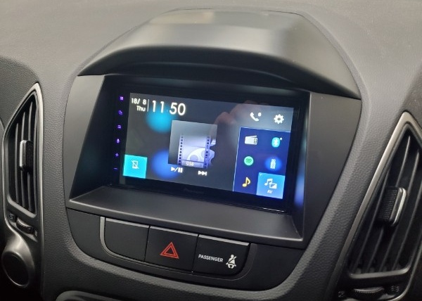 Hyundai iX35 Pioneer Head Unit With Aerpro Facia Kit