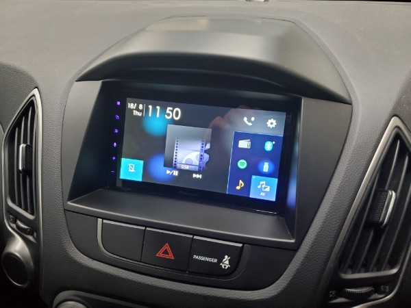 Hyundai iX35 Pioneer Head Unit With Aerpro Facia Kit