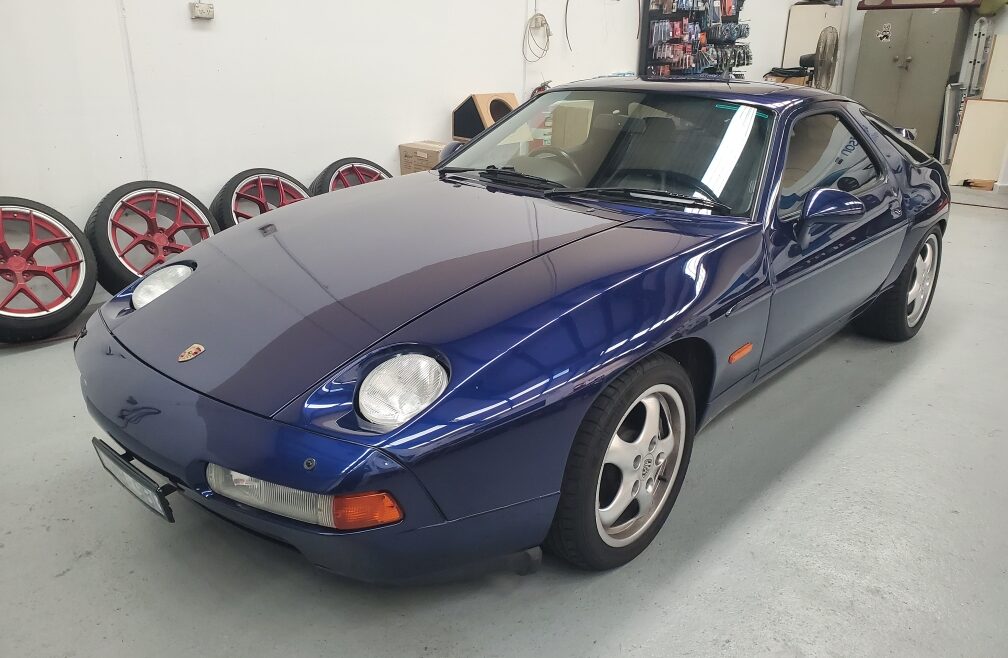 Porsche 928 GTS Ariel Antenna Installation