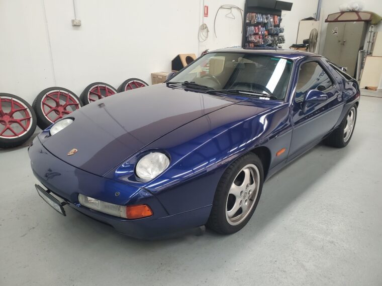 Porsche 928 GTS Ariel Antenna Installation