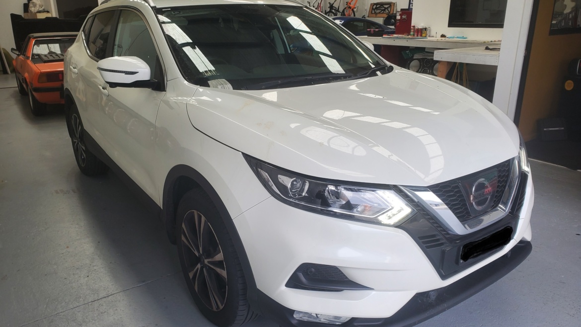 Nissan Qashqai Upgrade: Aerpro 10-Inch AV Screen with 360-Degree Reverse Camera