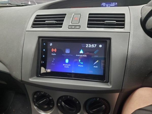 pioneer-head-unit
