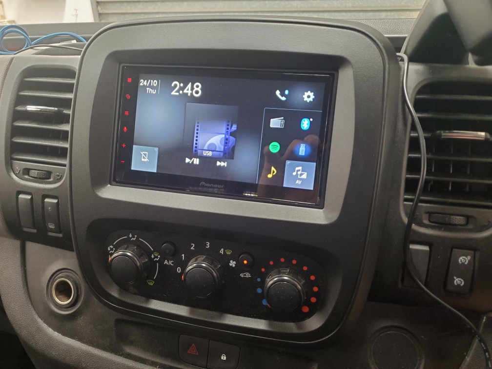 Pioneer-Head-Unit-Apple-Carplay-Android-Auto