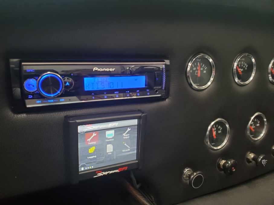 Ford_AC_Cobra_Pioneer_Audio