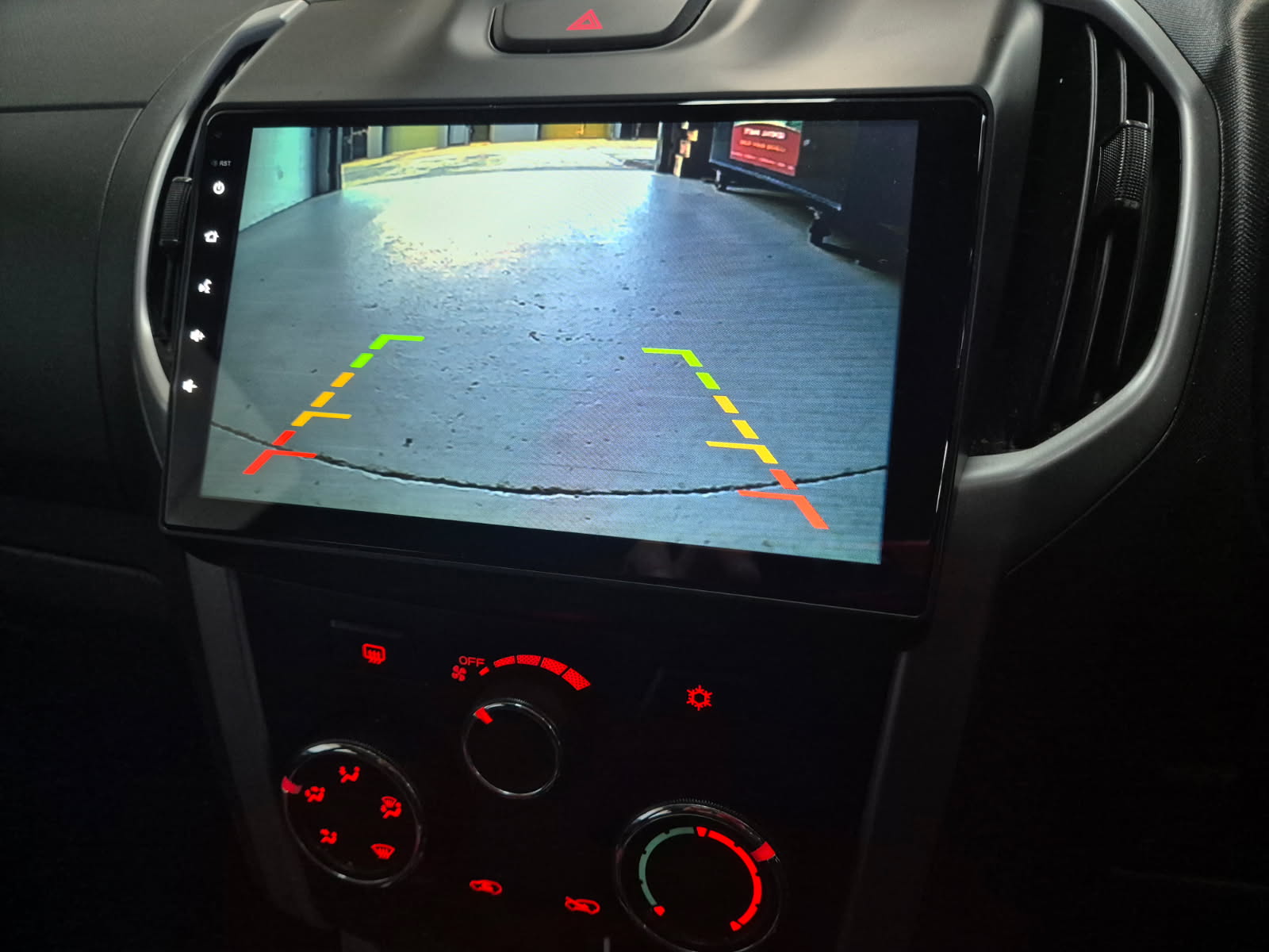 Isuzu-DMax_Reverse_Camera