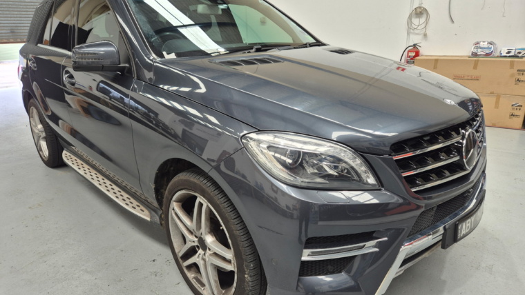 Mercedes ML Apple CarPlay & Android Auto Head Unit Installation