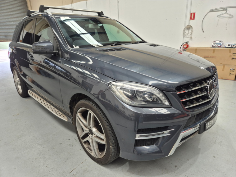 Mercedes ML Apple CarPlay & Android Auto Head Unit Installation