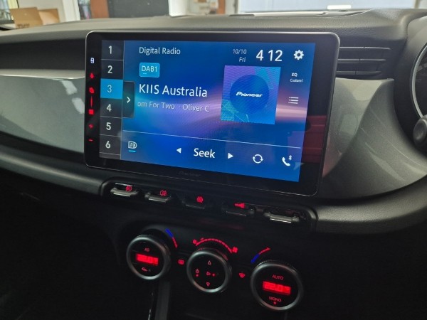 Alfa-Romeo-Giulietta-Pioneer-Head Unit Alfa-Romeo-Giulietta-Pioneer-Head Unit