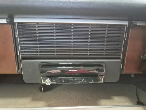 Classic Rover Coupé Audio Upgrade – Pioneer Fold-Out Touchscreen, Reverse Camera & Speakers 5 Pioneer fold-out stereo with screen retracted beneath Rover dashboard vents